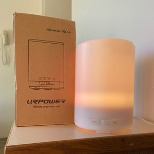 Essential oil diffuser & lamp